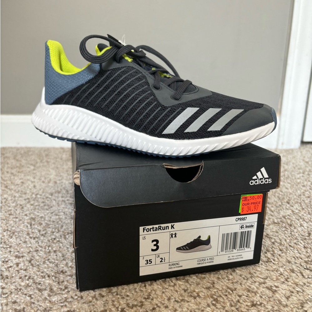 NIB Boys Adidas FortaRun K sneakers size 3